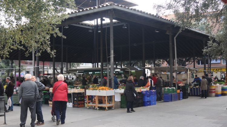 La Plaça del Gra acull el mercat de l'alimentació que es trasllada a Plaça Catalunya