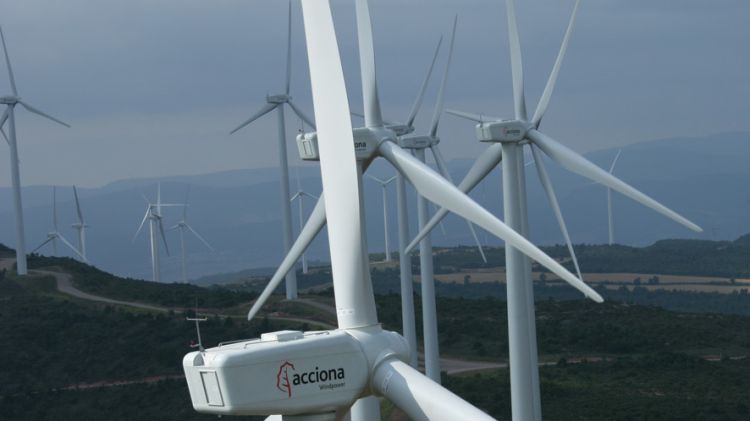Detall d'un aerogenerador d'un parc eòlic de Catalunya (arxiu)