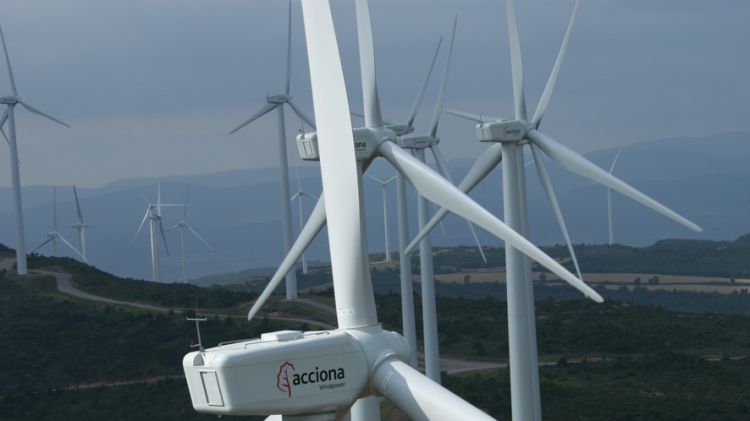 Detall d'un dels molins de vent d'un dels parcs eòlics de l'Anoia © ACN