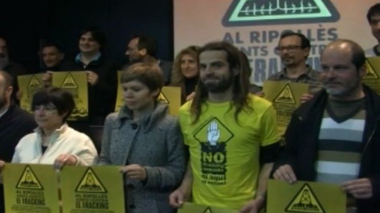 Un moment de la presentació de la plataforma anti-fracking © Olot Televisió
