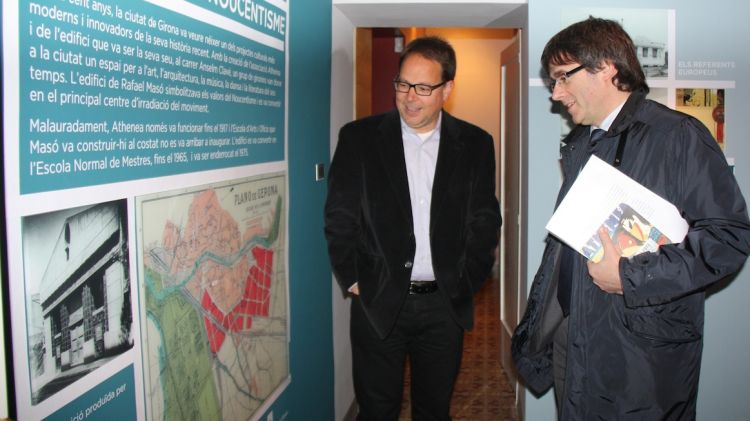 L'alcalde de Girona, Carles Puigdemont, durant l'acte d'inauguració de l'exposició 'Athenea 1913: el temple del Noucentisme' © ACN