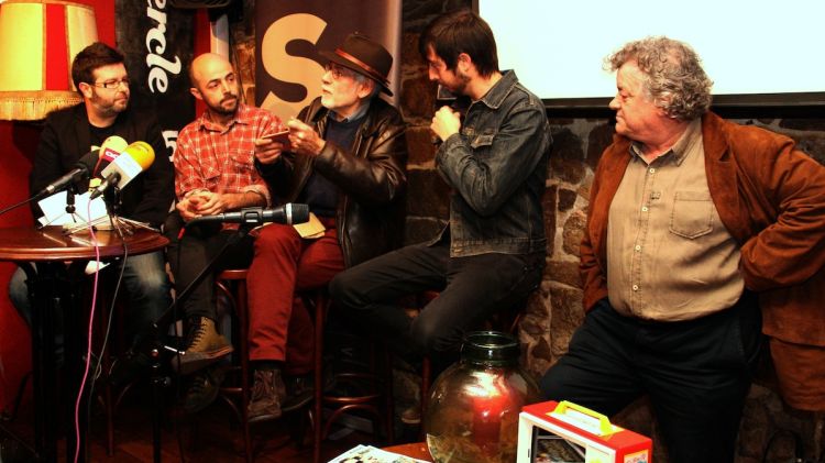 Un moment de la presentació del disc produït per l'empresa gironina de Bonmatí Protocol i l'Orchestra Fireluche © ACN