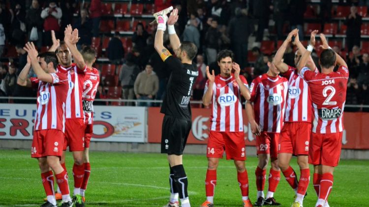 Els jugadors han agraït amb gols el suport de la grada © David Planella/LaJornada.cat