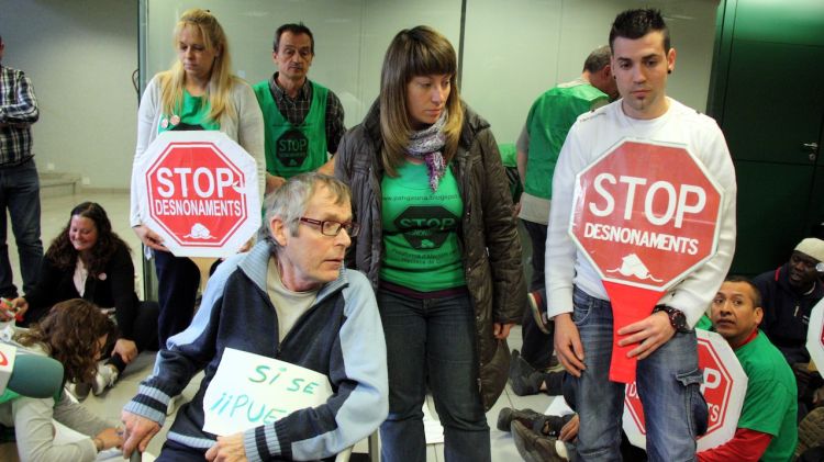 Els dos afectats que no poden pagar la hipoteca a Bankia © ACN