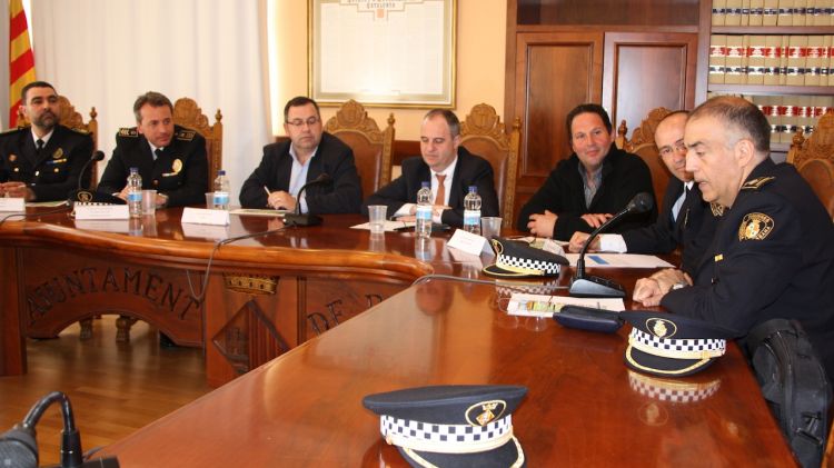 Els representants de l'Associació de Caps de Policia Local de les comarques gironines © ACN