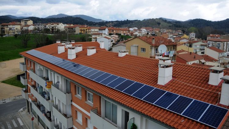 Un edifici autoabastable a Olot (arxiu)