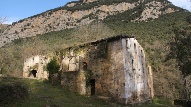 Aspecte actual de l'ermita de Sant Aniol d'Aguja que ara es vol convertir en refugi © ACN