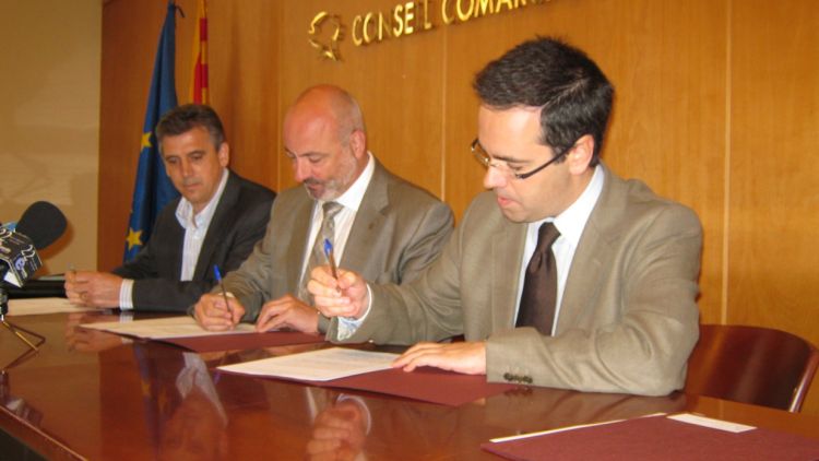 Signatura del conveni al Consell Comarcal de l'Alt Empordà
