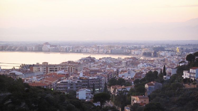 El golf de Roses està pràcticament tot edificat (arxiu)