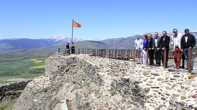 Restauració del Castell de Llívia el maig de 2013 © Miquel Millan