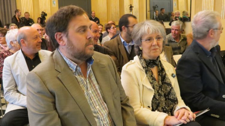 Maria Mercè Roca acompanyada per Oriol Junqueras, aquest matí