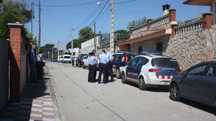 Agents dels Mossos d'Esquadra han creat un perímetre de seguretat © M. Estarriola