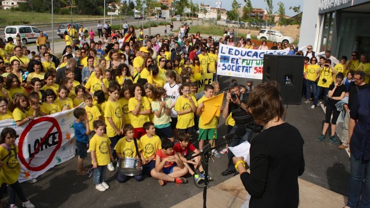 Un instant durant la lectura del manifest conjunt al final de la protesta