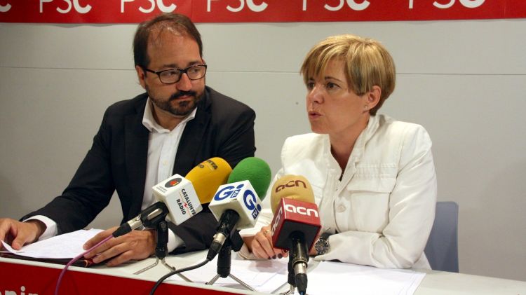 El diputat socialista Àlex Sàez i la portaveu a l'Ajuntament de Girona, Pia Bosch © ACN