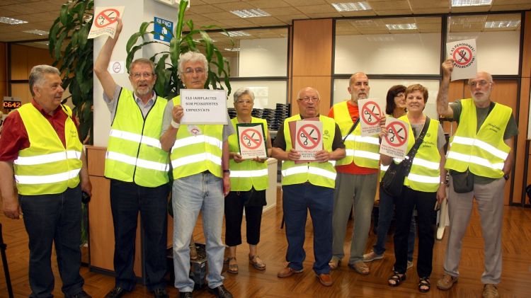 Els iaioflautes, en una de les primeres accions de protesta que organitzen a Girona © ACN