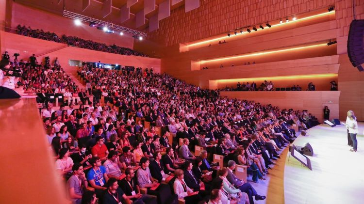 L'Auditori de Girona, ple amb els 1.600 assistents al Fòrum Impulsa © ACN