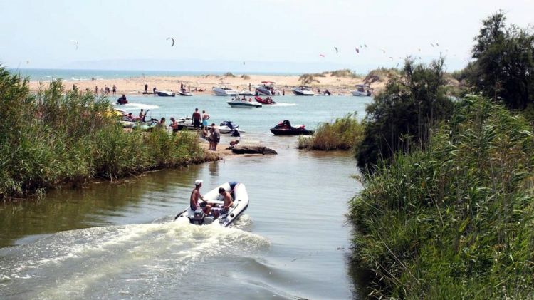 Algunes empreses lloguen amarraments pirates © ACN