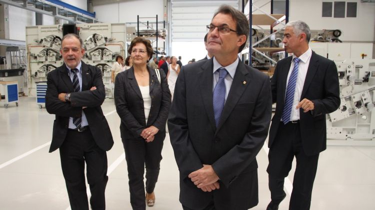 El president de Generalitat, Artur Mas, durant la visita que ha fet al nou centre de producció de Comexi Group © ACN
