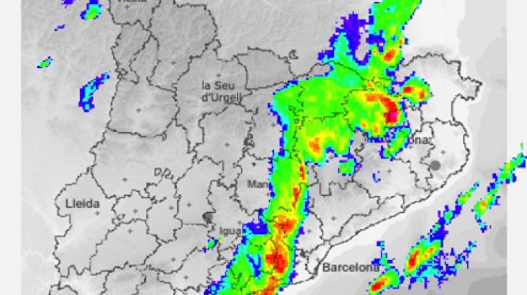 Imatge del radar a les dues de la matinada d'avui amb la tempesta centrada a la Garrotxa