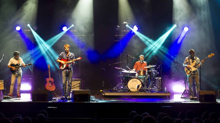 Manel damunt l'escenari del Festival Castell de Peralada © Josep Aznar