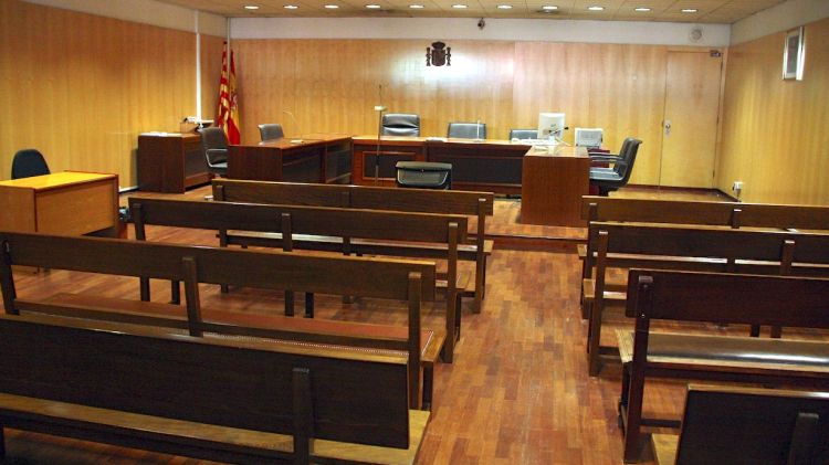 Sala de vistes buida als Jutjats de Girona © ACN