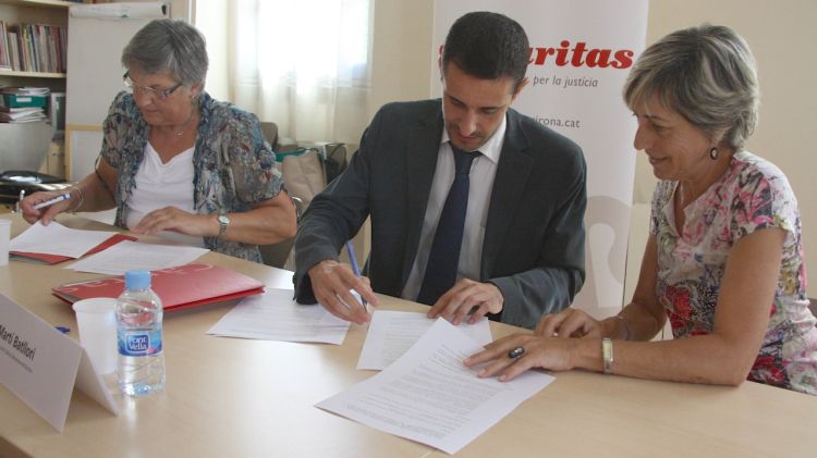 D'esquerra a dreta: Maria Rosa Falgàs, Martí Batllori i Maria Dolors Reig © ACN