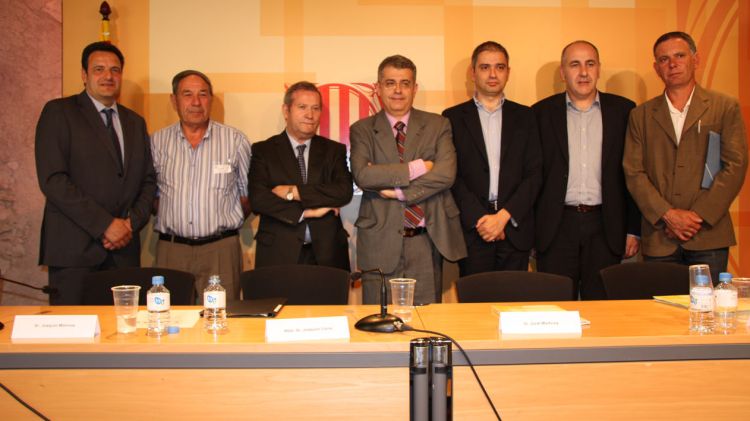 Representants de les institucions signants dels dos convenis dels regadius al Baix Ter i a la Muga © ACN