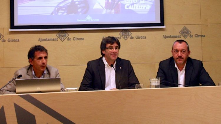 D'esquerra a dreta: Narcís Casassa, Carles Puigdemont i Albert Riera © ACN