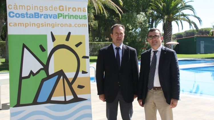 L'antic president de l'associació, Josep Maria Pla (esquerra), i el nou president, Miquel Gotanegra © ACN