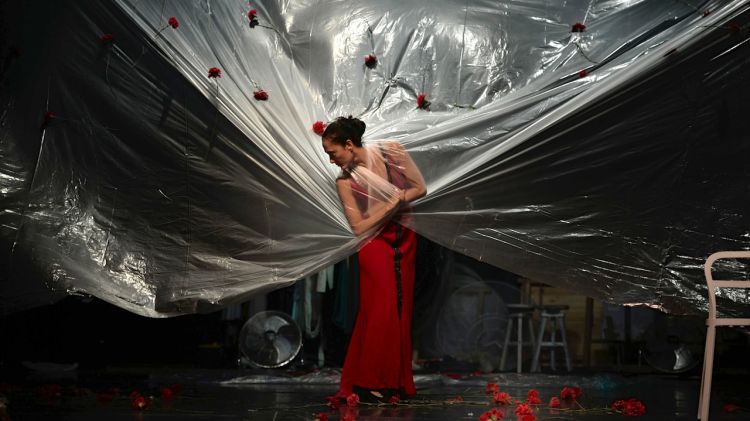 La coreògrafa Marta Carrasco amb el seu nou projecte 'Bijoux (B Flowers)' © ACN