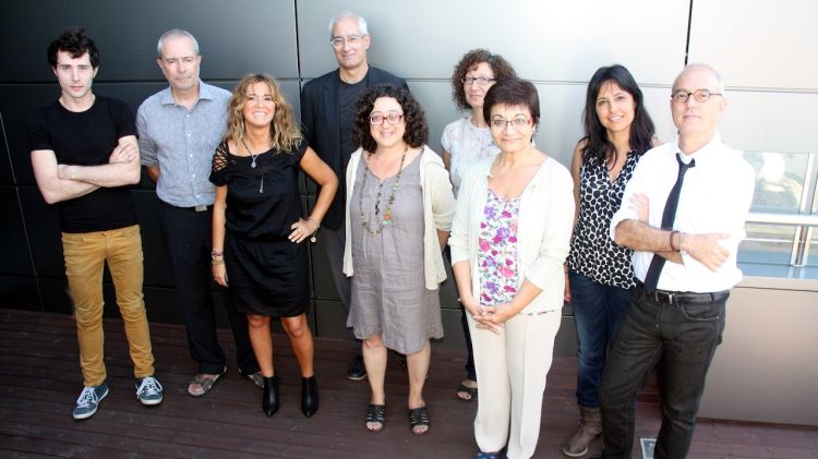 Foto de tots els premiats en els Premis Literaris de Girona d'aquest 2013 © ACN