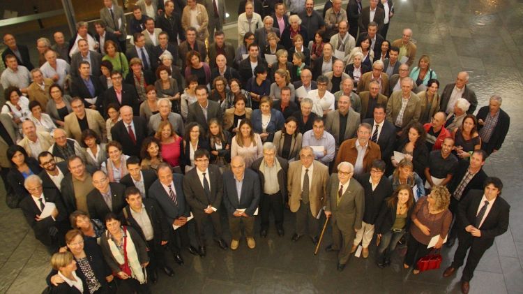 Foto de família dels signants del Pacte gironí pel dret a decidir © ACN