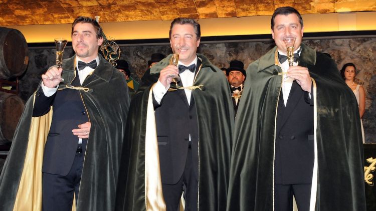 Els germans de El Celler de can Roca brinden després de jurar fidelitat al cava © ACN