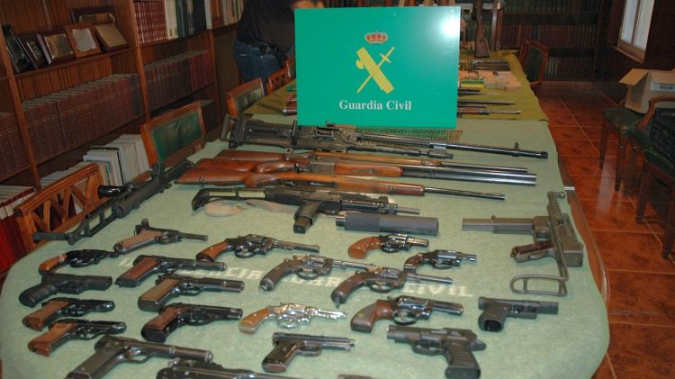 Armes confiscades per la Guàrdia Civil al domicili del detingut © ACN