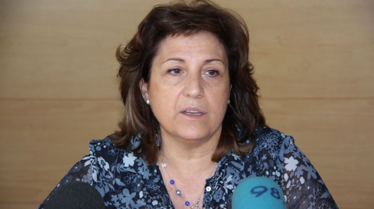 La regidora d'Hisenda, Fina Soler, a l'Ajuntament d'Olot © ACN