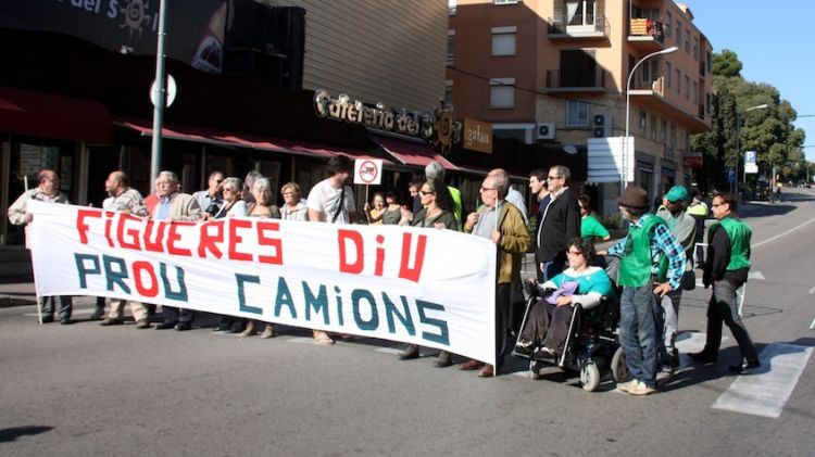 Aquest dijous s'ha fet el segon tall de l'antiga N-II al seu pas per Figueres © ACN