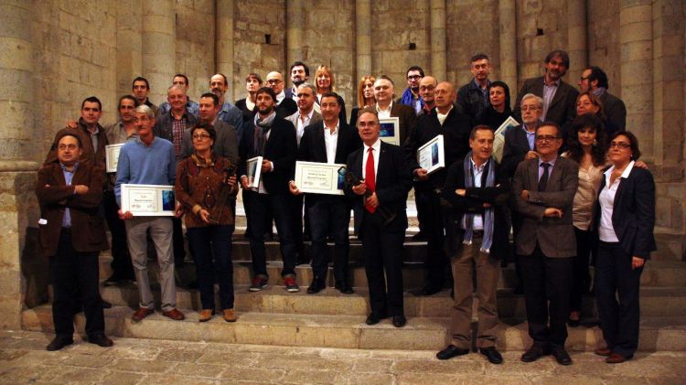 Foto de família de tots els premiats © ACN