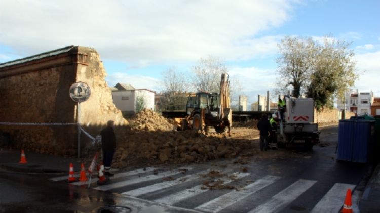 Imatge del mur que aquest dimarts al matí ha caigut a Palafrugell, al Baix Empordà © ACN