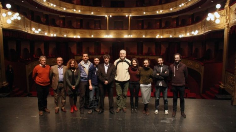El repertori de 'Josafat' amb l'alcalde de Girona i el director del Teatre Municipal  © ACN