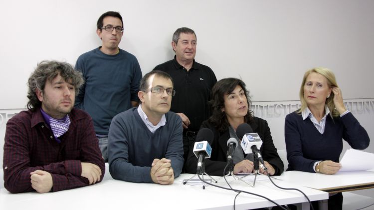 Els membres de l'oposició a l'Ajuntament de Figueres aquest dilluns © ACN