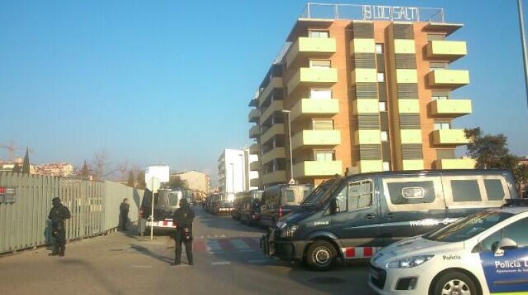Els agents han arribat pels voltants d'un quart de deu del matí © PAH Girona
