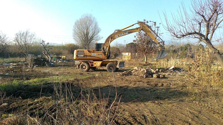 Les excavadores preparant el terreny per l'ampliació dels horts © Ajuntament de Girona