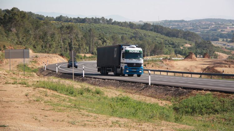 Un dels primers trams del desdoblament entre Medinyà i Orriols (arxiu) © ACN