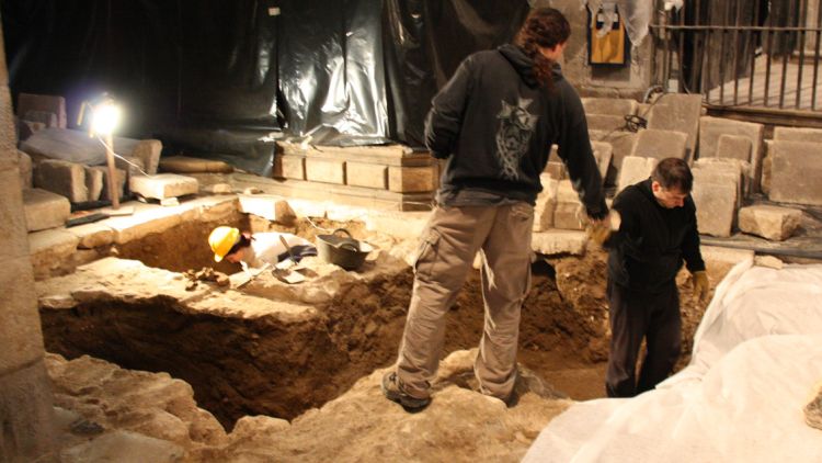 L'església que s'ha descobert tenia una planta de 3 naus, amb dues capelles simètriques a banda i bada © ACN
