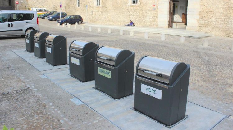 Els nous contenidors soterrats © Aj. Girona