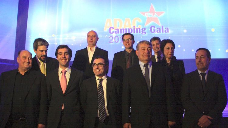 Representants dels càmpings gironins distingits amb el guardó 'Best 2014' © ACN