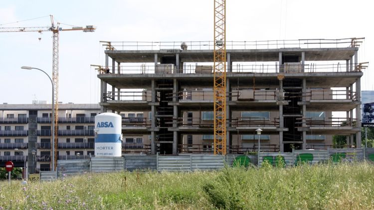 Una promoció d'habitatge plurifamiliars aturada a Girona © ACN