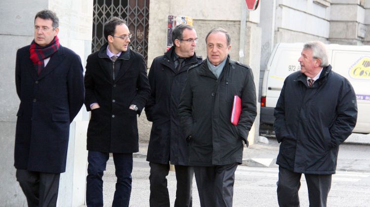 El president de la Diputació de Girona, Joan Giraut, flanquejat pels tres vicepresidents © ACN
