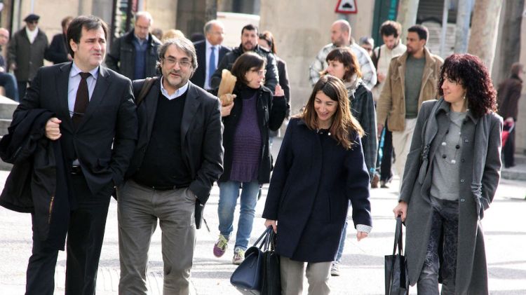L'excap de servei d'Urbanisme de Girona, Camil Cofan (amb ulleres), camí dels jutjats © ACN