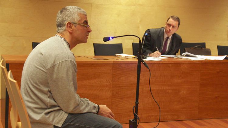 L'acusat, José Colomé, a la banqueta dels acusats de l'Audiència de Girona © ACN